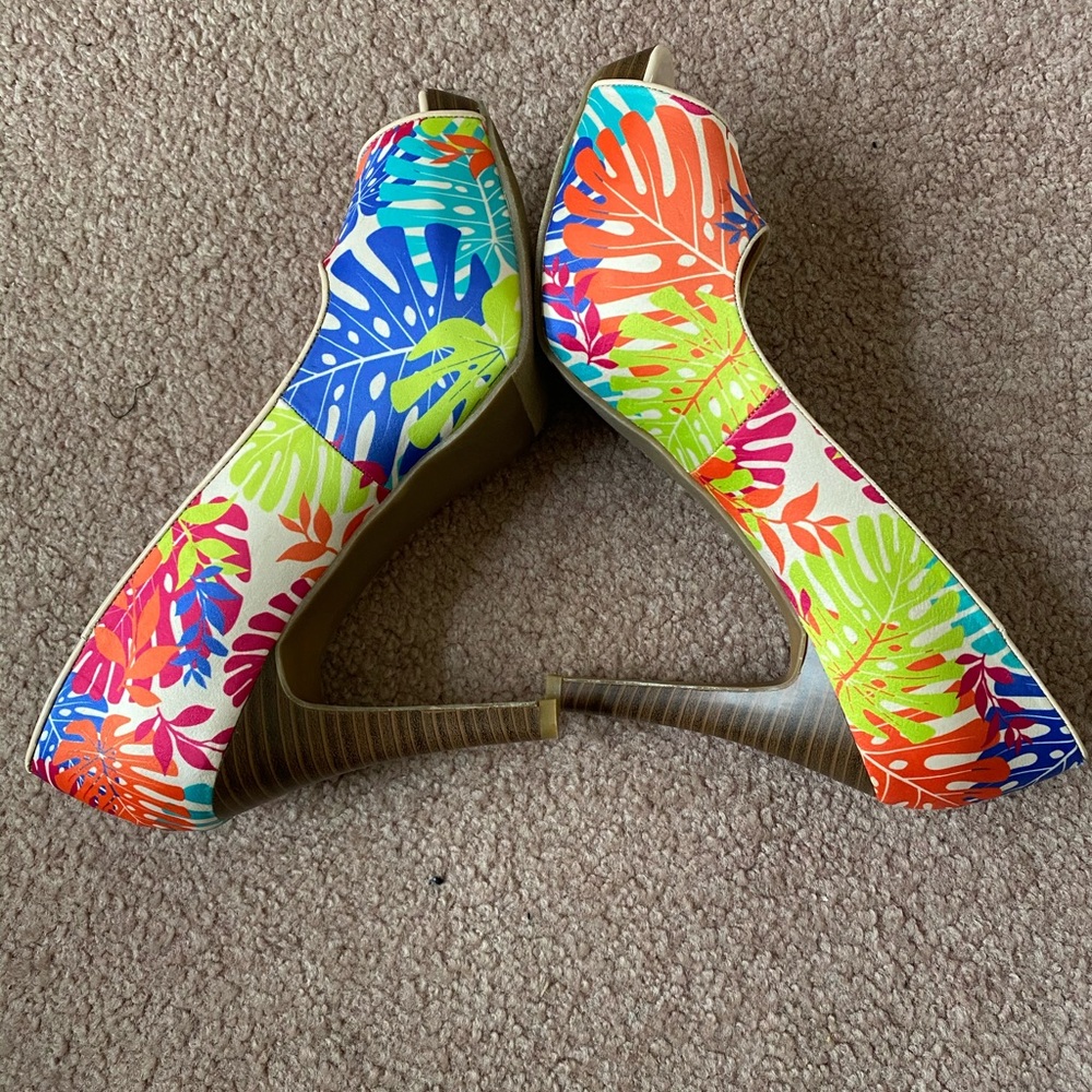 Heels - Picture 4 of 7